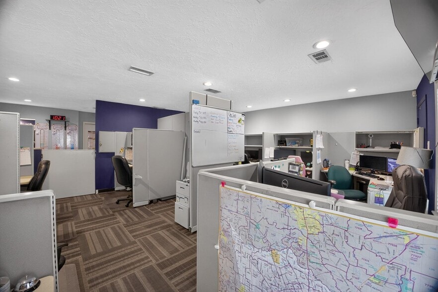 More Photos Of 9326 Kay Ln, Houston Office Residential For Sale