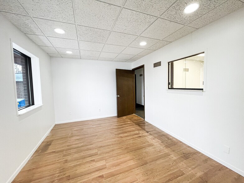 More Photos Of 5265 W Pierson Rd, Flushing Medical For Lease