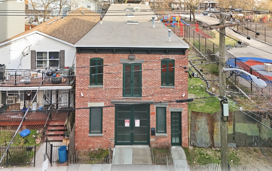 More Photos Of 279-281 Pine St, Jersey City Storefront For Sale