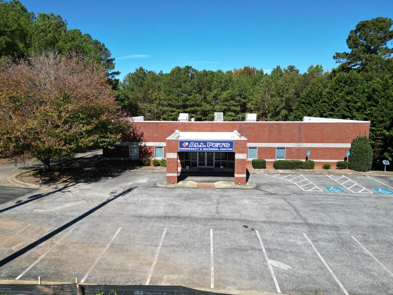 Primary Photo Of 6460 Atlanta Hwy, Alpharetta Veterinarian Kennel For Sale