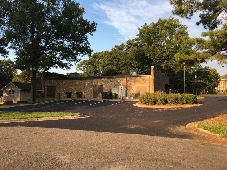 More Photos Of 1006 N Arendell Ave, Zebulon Medical For Lease