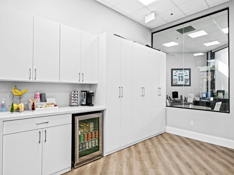More Photos Of 4800 N Federal Hwy, Boca Raton Medical For Sale