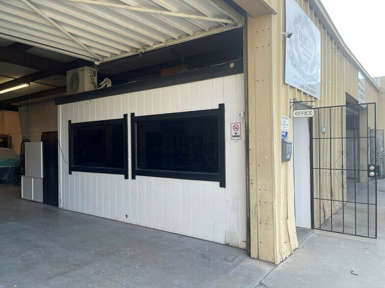 More Photos Of 401-409 N E St, Madera Warehouse For Sale