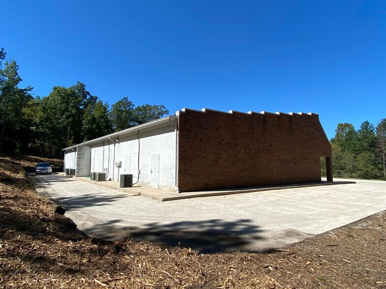 More Photos Of 232-236 Industrial Park Dr, Commerce Office For Lease