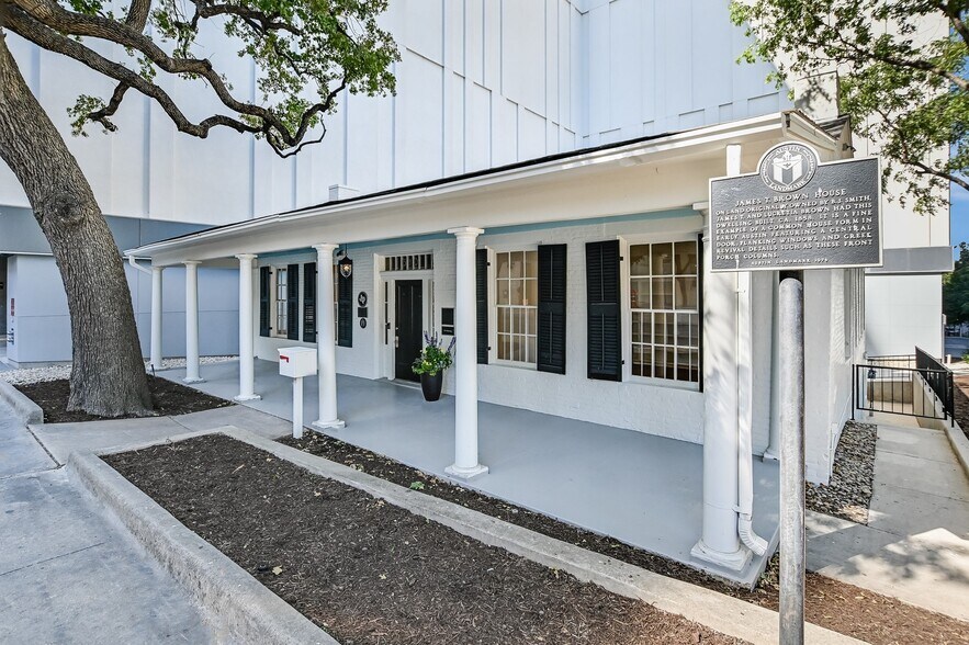 More Photos Of 610 Guadalupe St, Austin Office For Sale