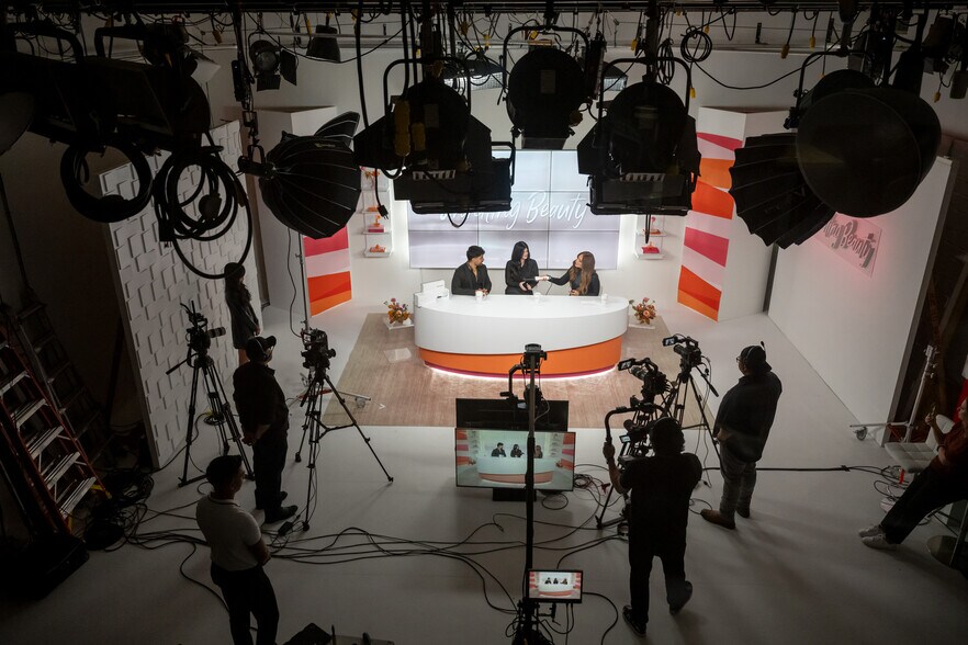 More Photos Of 1957 E Irving Blvd, Irving Movie Radio TVStudio For Sale