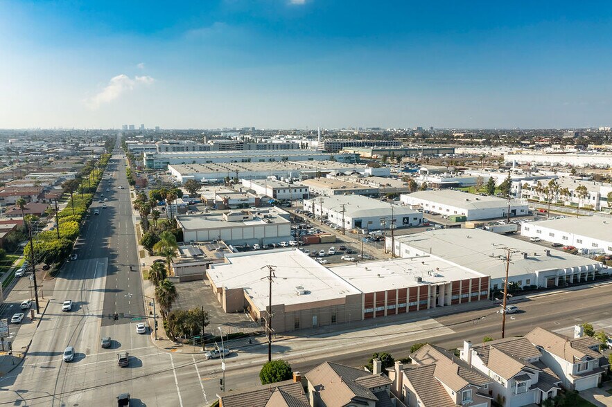 More Photos Of 2205-2215 W El Segundo Blvd, Hawthorne Warehouse For Lease