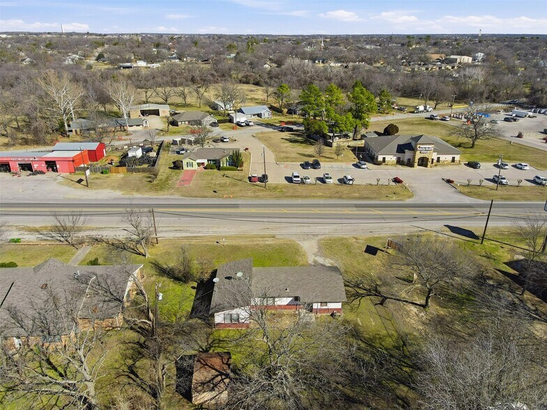 More Photos Of 321 W Highway 199, Springtown Office For Sale