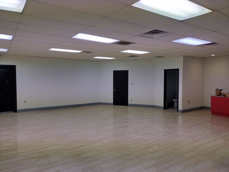 More Photos Of 16761 Saint Clair Ave, East Liverpool Unknown For Lease