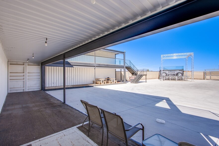 More Photos Of 4251 W Oquendo Rd, Las Vegas Light Distribution For Sale