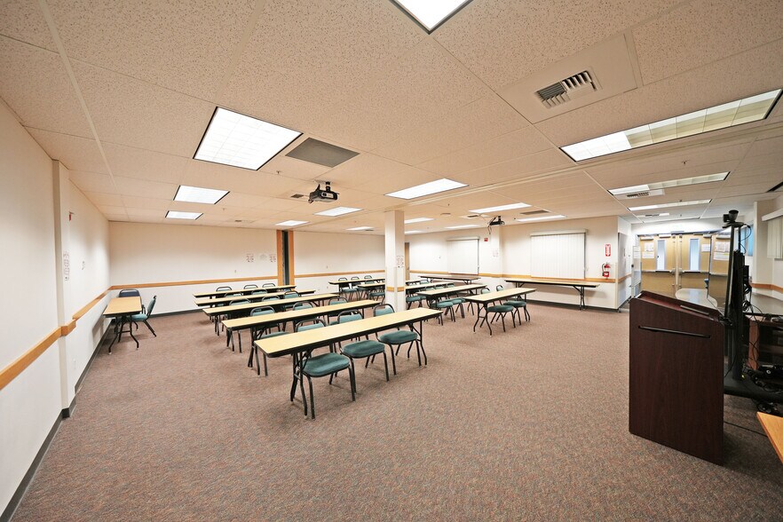 More Photos Of 21 N 1st Ave, Yakima Office For Sale