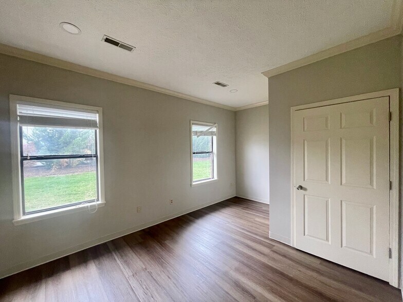 More Photos Of 121 Stonebridge Blvd, Jackson Office For Lease