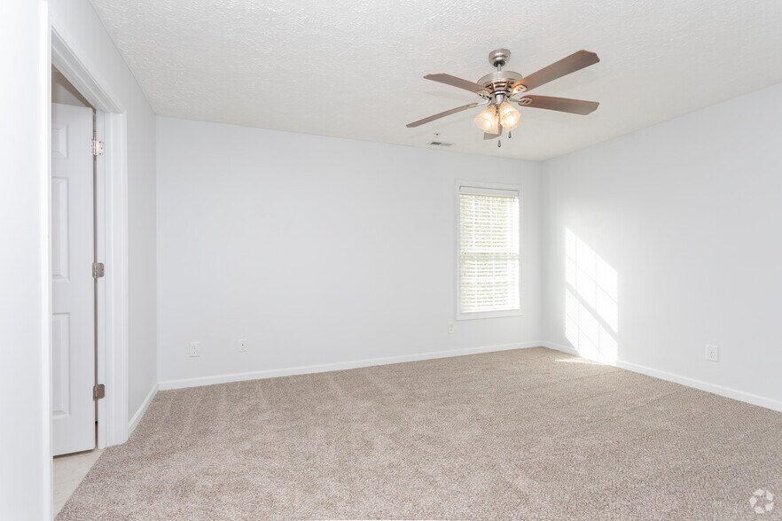 More Photos Of 2737 Kentberry Ave, Fayetteville Apartments For Sale