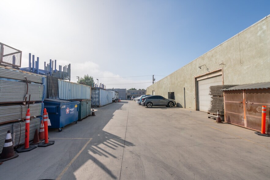 More Photos Of 661 Arroyo St, San Fernando Manufacturing For Lease