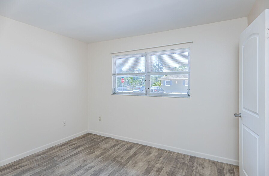 More Photos Of 3025 54th St S, Gulfport Apartments For Sale