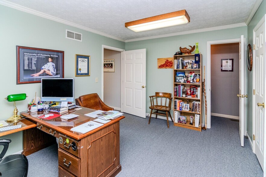 More Photos Of 100-102 Consumer Ln, Frankfort Office For Sale