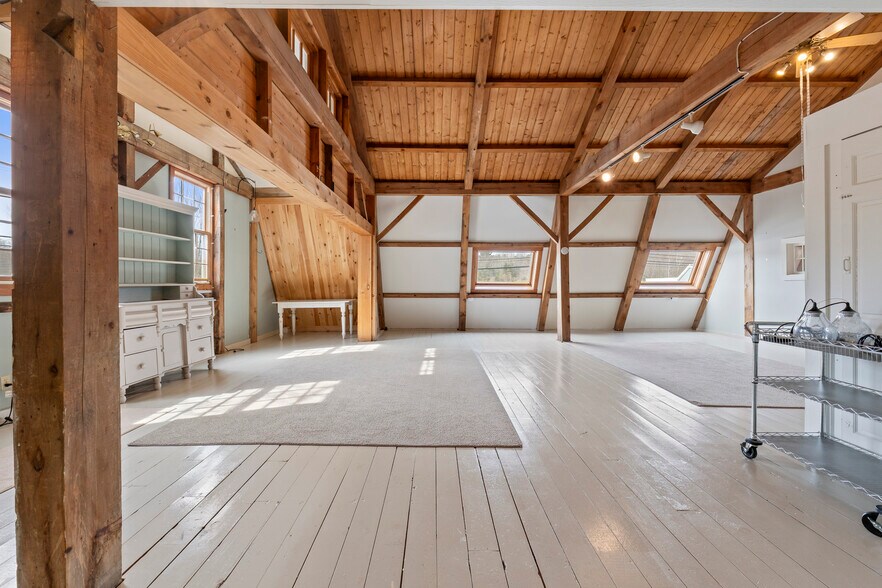 More Photos Of 2049 Post Rd, Wells Storefront Retail Office For Lease