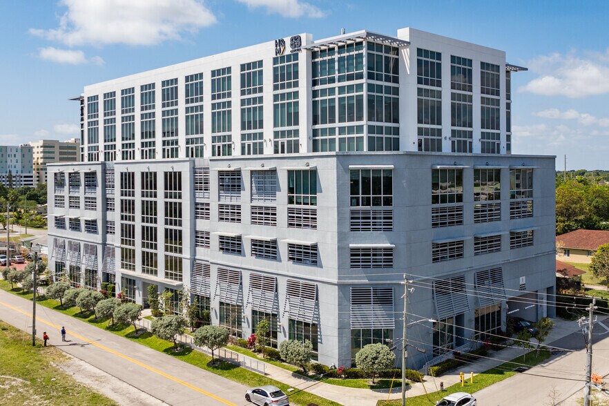More Photos Of 800 SE 4th Ave, Hallandale Beach Office For Sale