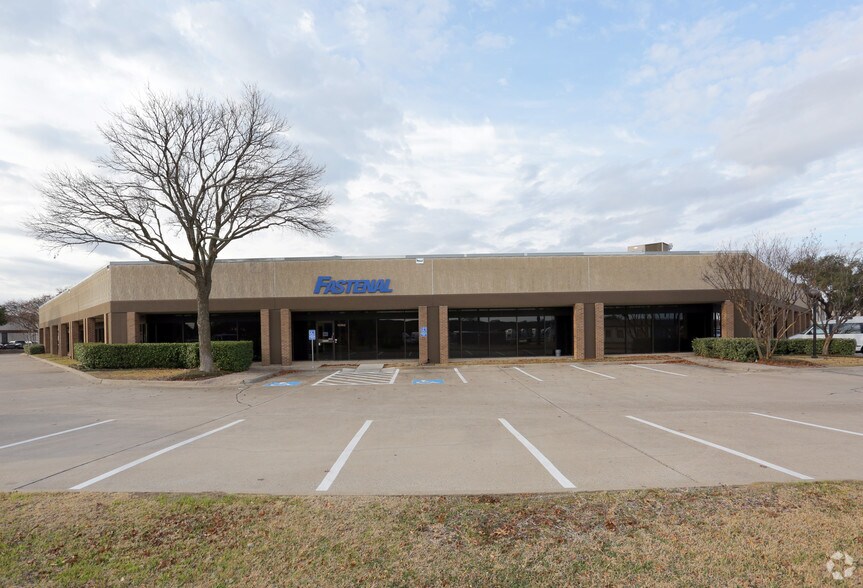 More Photos Of 10338-10382 Miller Rd, Dallas Light Manufacturing For Lease