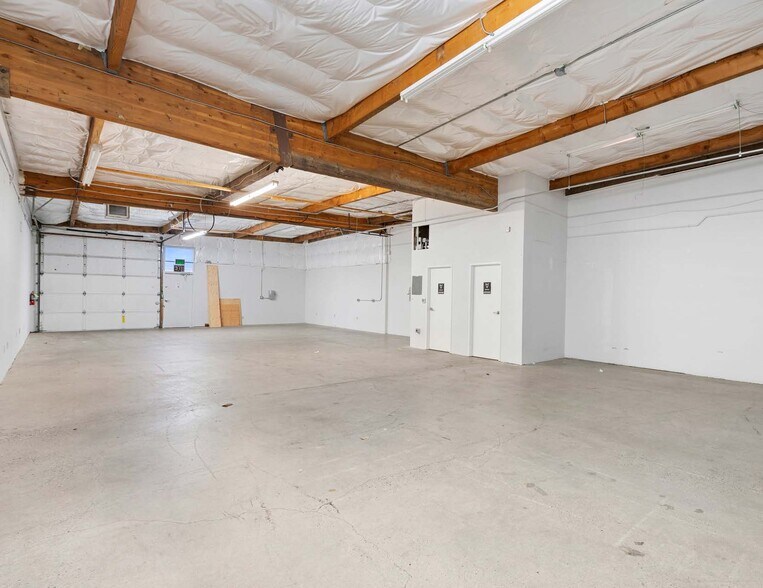 More Photos Of 7865-7885 SW Cirrus Dr, Beaverton Light Manufacturing For Lease