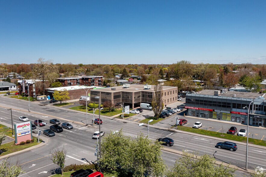 More Photos Of 2120 Av Victoria, Longueuil Office For Sale
