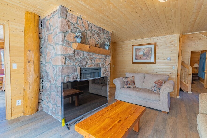 More Photos Of 235 Farmers Market Dr, Hillsville Restaurant For Sale