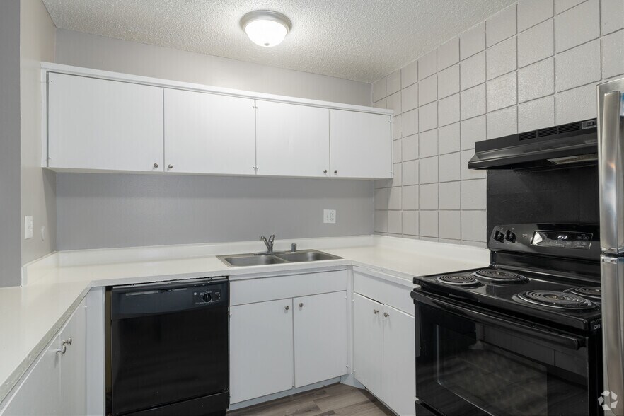 More Photos Of 5249 Wren Ave, El Paso Apartments For Sale