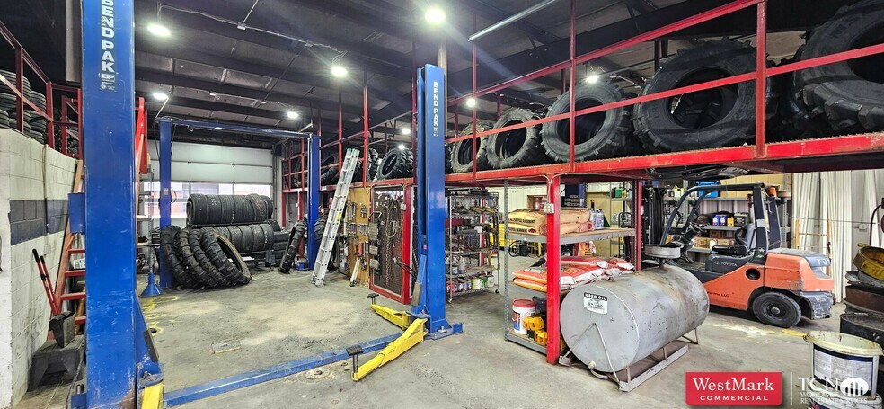 More Photos Of 824 Avenue B, Abernathy Service Station For Sale