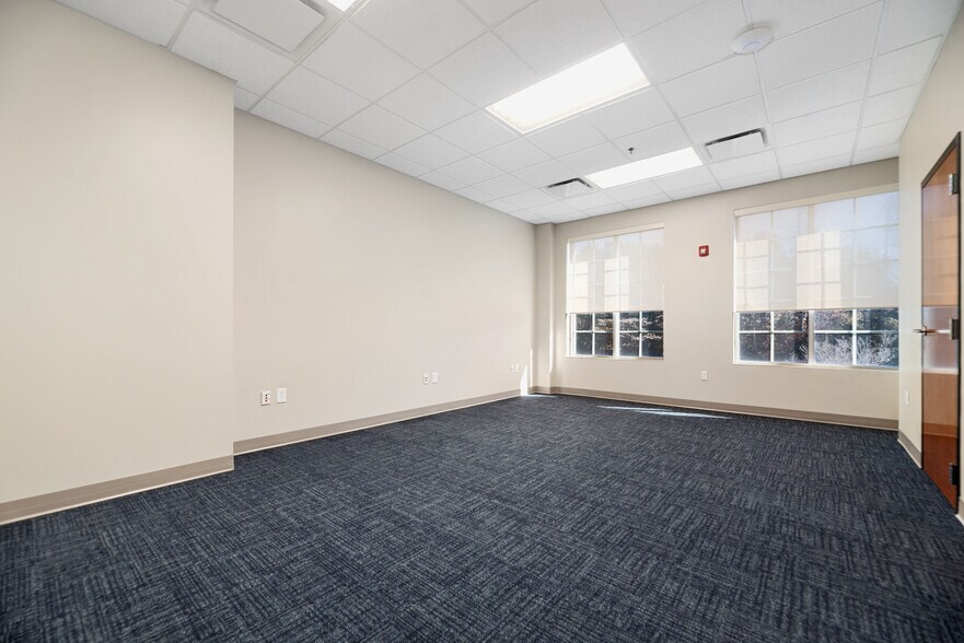 More Photos Of 19720 Jetton Rd, Cornelius Office For Lease