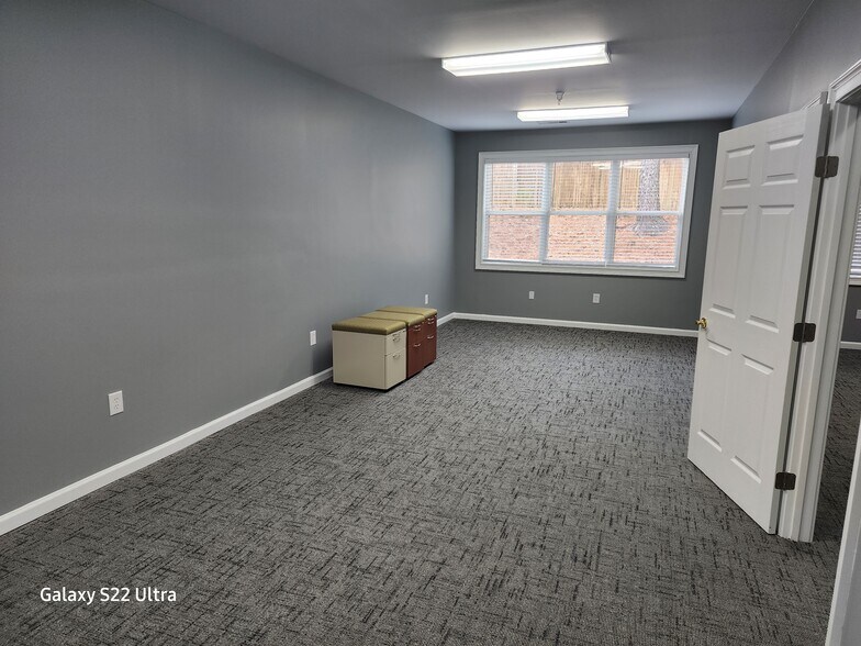 More Photos Of 2551 Roswell Rd, Marietta Medical For Lease
