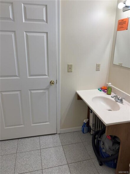 More Photos Of 744 Millersport Hwy, Amherst Freestanding For Sale