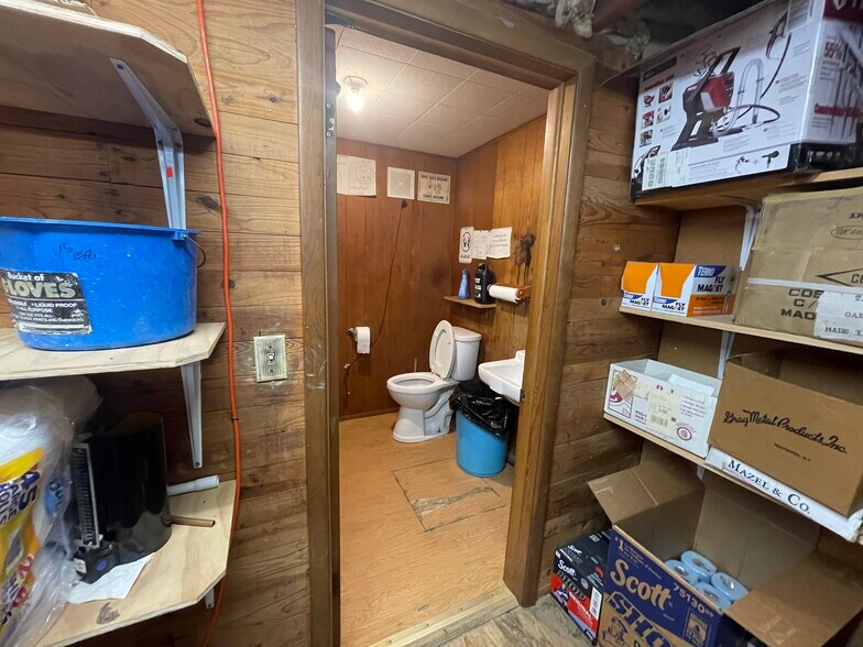 More Photos Of 626 Hunter Ave, Boswell Flex For Sale