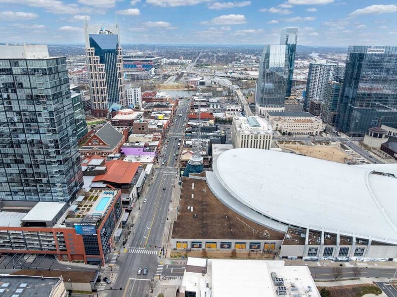 More Photos Of 111 Broadway, Nashville General Retail For Lease