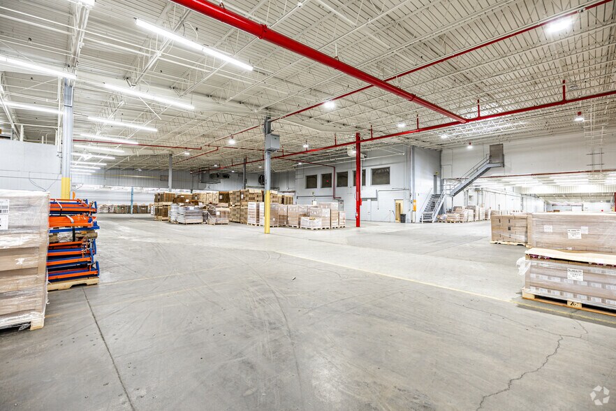 More Photos Of 2101 Kennedy Rd, Janesville Light Manufacturing For Lease