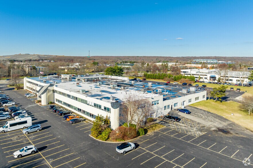 More Photos Of 535 Broadhollow Rd, Melville Office For Lease