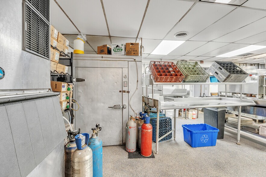 More Photos Of 1 Princeton St, Jefferson Restaurant For Sale