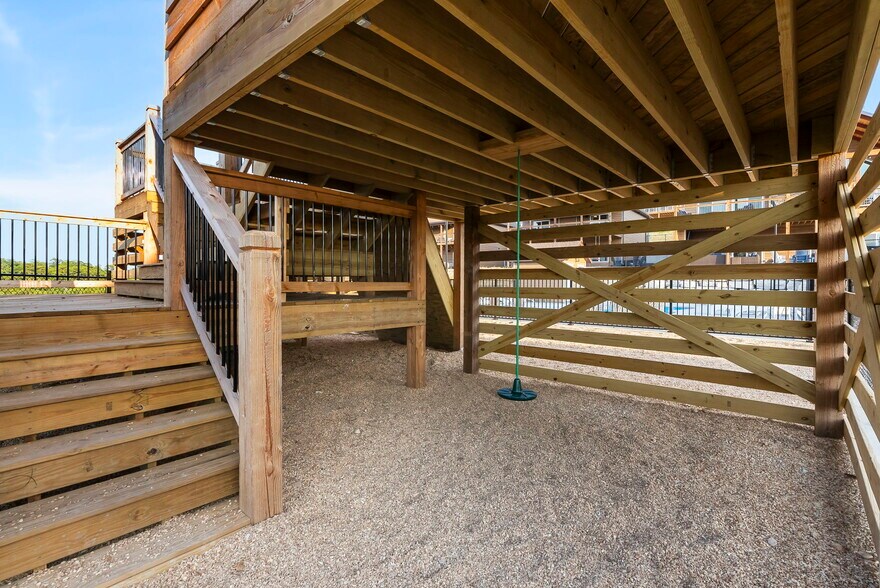 More Photos Of 129 Pioneer Peak, Kimberling City Specialty For Sale