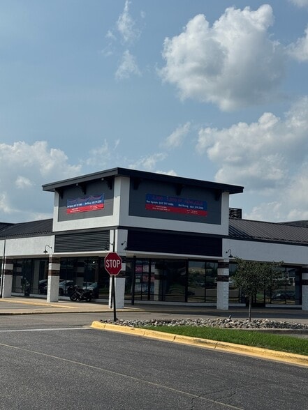 More Photos Of 1715-1749 Beam Ave, Maplewood Unknown For Lease
