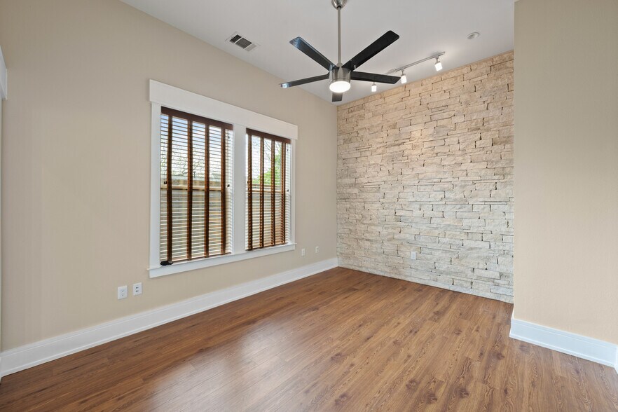 More Photos Of 1206 Hart St, Georgetown Specialty For Sale