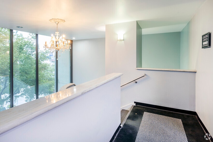 More Photos Of 1701 Westwind Dr, Bakersfield Office For Lease