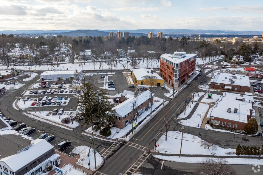 More Photos Of 228 Triangle St, Amherst Office For Sale