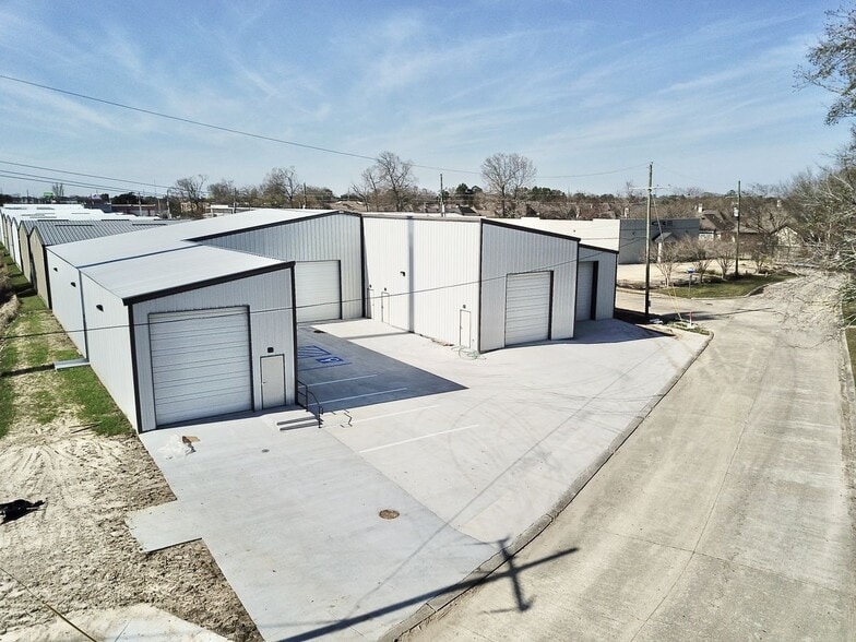 Primary Photo Of 10242 Patriot Dr, Baton Rouge Warehouse For Lease