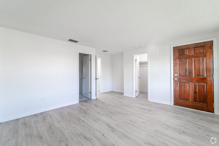 More Photos Of 311-357 Gulfstream Rd, Dania Apartments For Sale