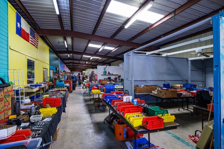More Photos Of 542 E Dallas St, Canton Warehouse For Sale