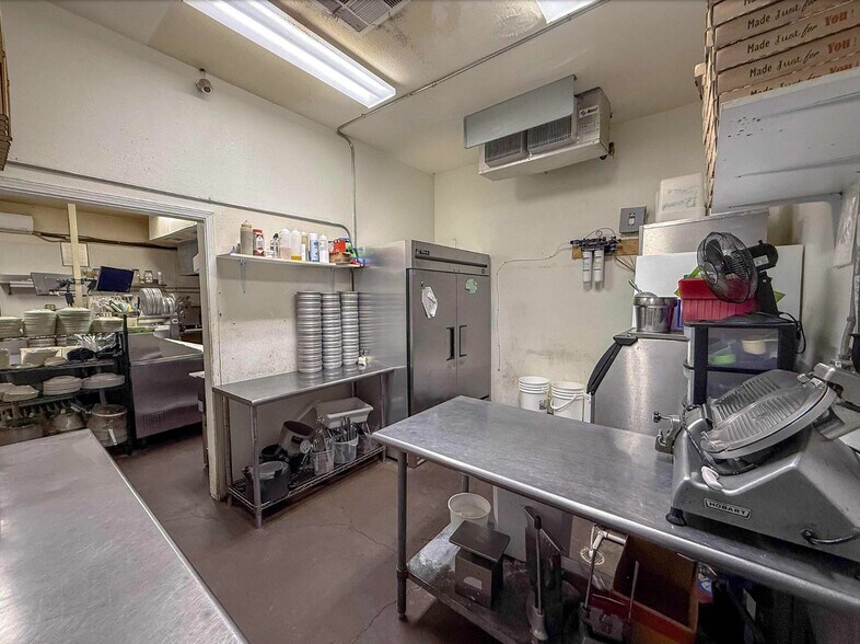 More Photos Of 2203 1st St, Alamogordo General Retail For Sale