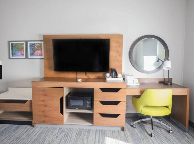 More Photos Of 4617 7th St, Bay City Hotel For Sale