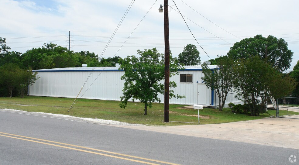 Primary Photo Of 2105 Howard Ln, Austin Warehouse For Lease