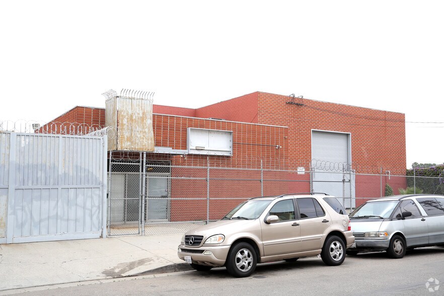 More Photos Of 340 N Juanita Ave, Los Angeles Warehouse For Lease