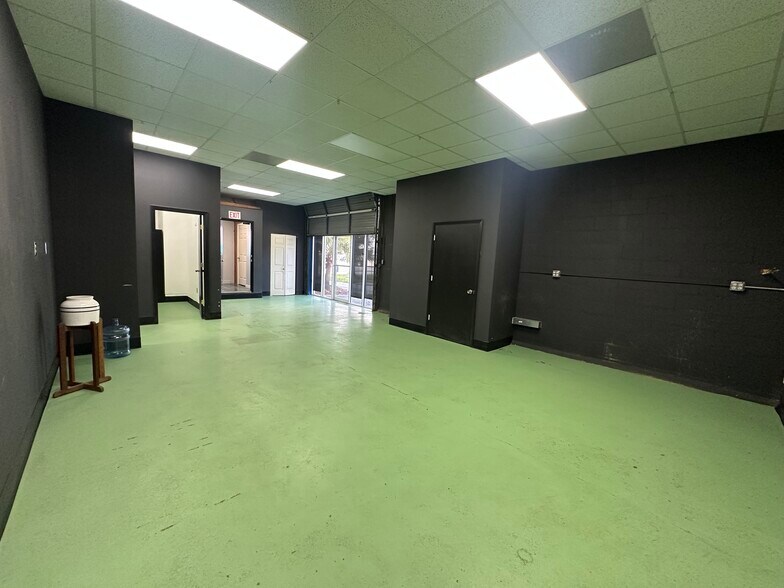 More Photos Of 1827 Silver Star Rd, Orlando Unknown For Lease