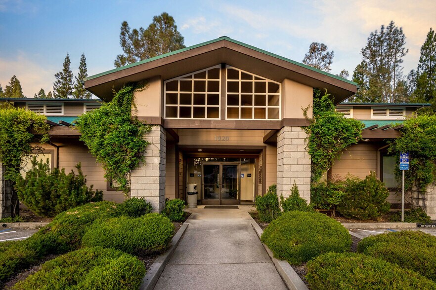 Primary Photo Of 944 McCourtney Rd, Grass Valley Unknown For Lease